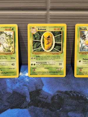 Pokemon cards Beedrill, Kakuna, Needle Base set 1999 used