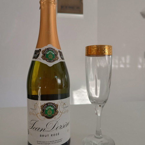 Jean Dorsène Brut Rosé French sparkling wine sealed