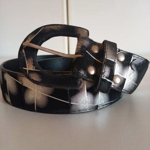 Black shiny belt like new with classic buckle and silver details
