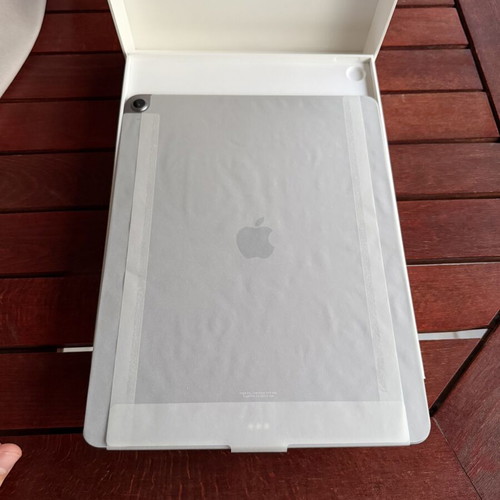 iPad Air M3 13-inch 2025 128GB Space Gray, new