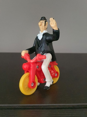 Edgar Balthazar figure from The Aristocats 1994 Disney McDonald's