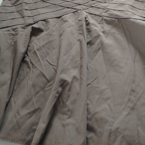 Women's brown skirt knee-length like new, balloon style