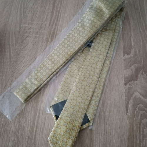 Guy Laroche Men's Tie New Patterned 100% Silk
