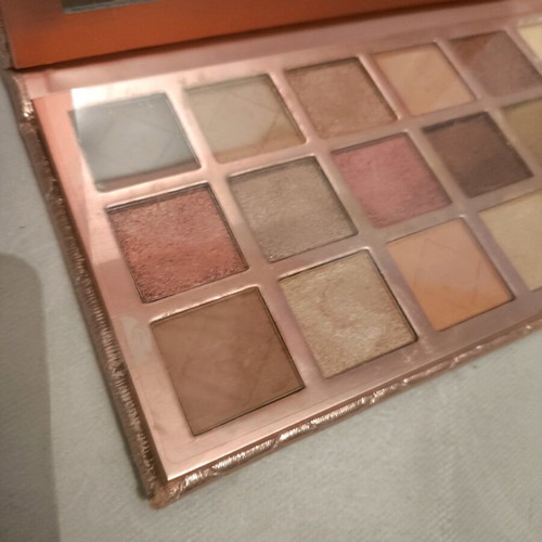 Makeup Revolution palette like new with 4 new beauty blenders