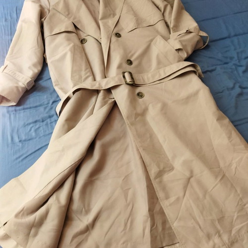 Women's trench coat used light gray, lined, medium size