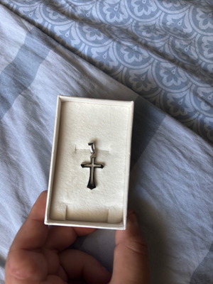 Silver cross like new without chain