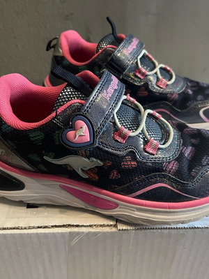 CangaROOS sneakers with lights like new, size 33, blue and pink