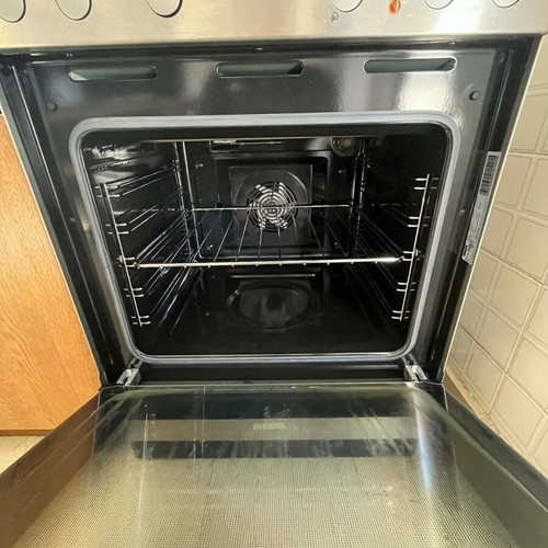 Zanussi ZCV65020XA Ceramic Cooker like new