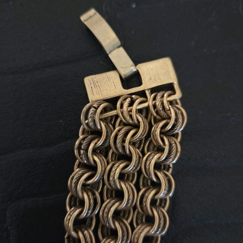 Necklace triple in gold vintage color like new