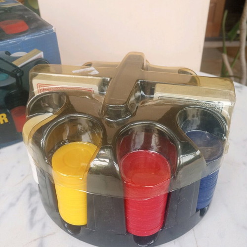 Rotary set 200 poker chips with 2 decks new