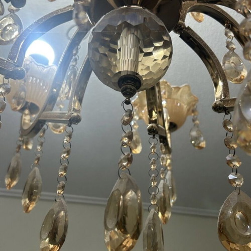 Gold bronze chandelier with 8 sockets like new