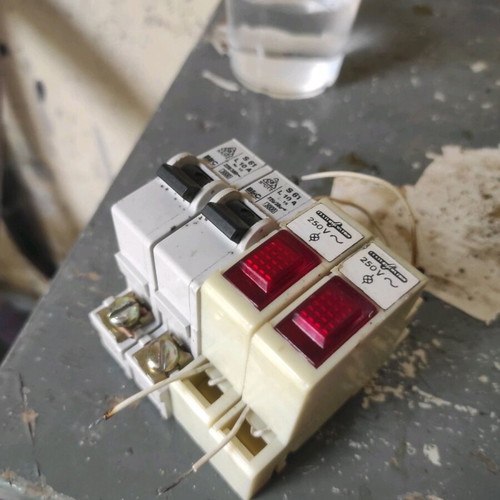 Automatic panel circuit breakers and bulbs used