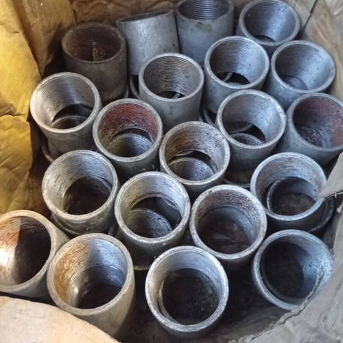 Galvanized couplings pack of 40, like new, 1 1/2 and 1 1/4 sizes