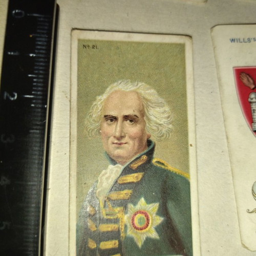 English cigarette collectible cards, pack of 18 pieces