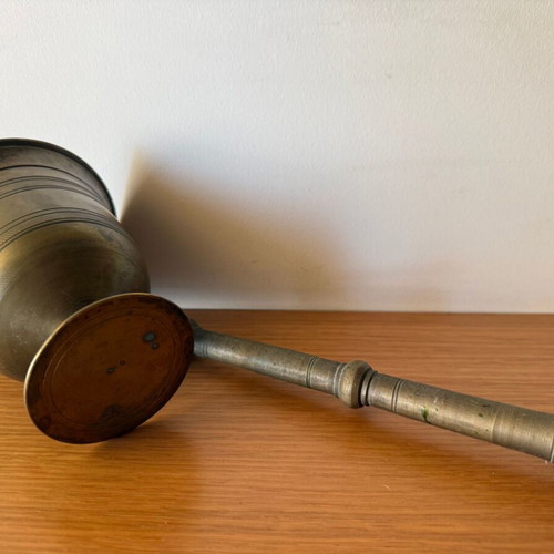 Bronze mortar and pestle, 11.5 x 10 cm