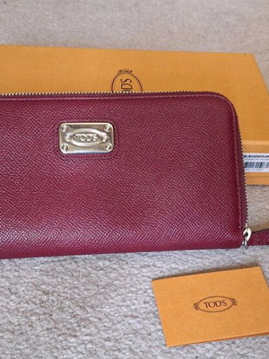 Tods δερμάτινο πορτοφόλι βουργουνδί σαν καινούργιο με πολλές θήκες