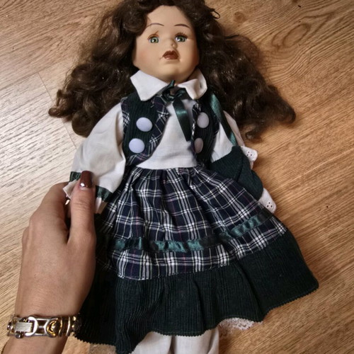 Glass Doll Student Like New
