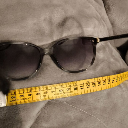 Sunglasses like new, black and gray