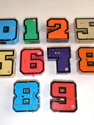 Pocket Morphers Numbers used, robot ship set No 0,1,2,5,6,7,8,9