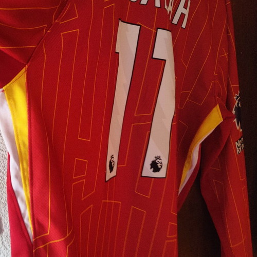 Liverpool Mo Salah Long-Sleeve Jersey like new, season 24-25, size XL