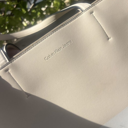 Calvin Klein bag like new