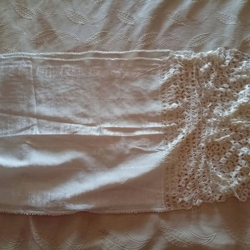 Traditional Handmade Silk Woven Runner like new, large size, white