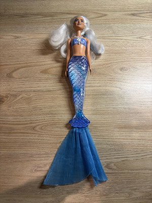 Barbie Color Reveal Mermaid used with missing parts