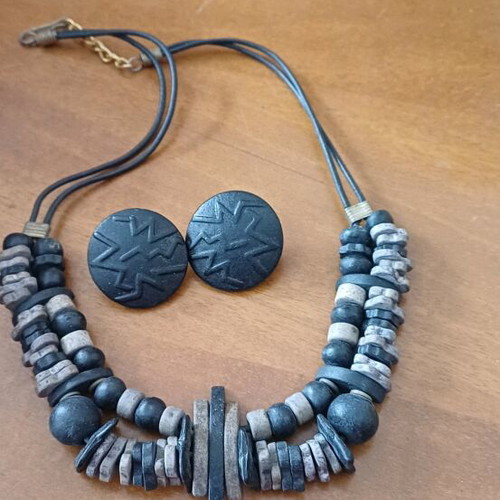 Necklace and earrings set like new, black and gray