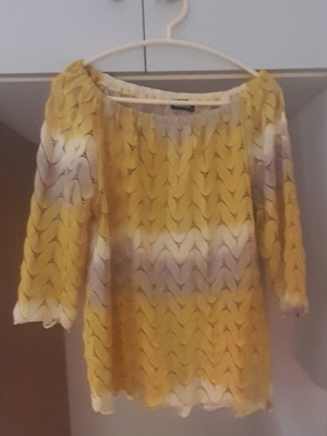 Yellow leaf-patterned blouse