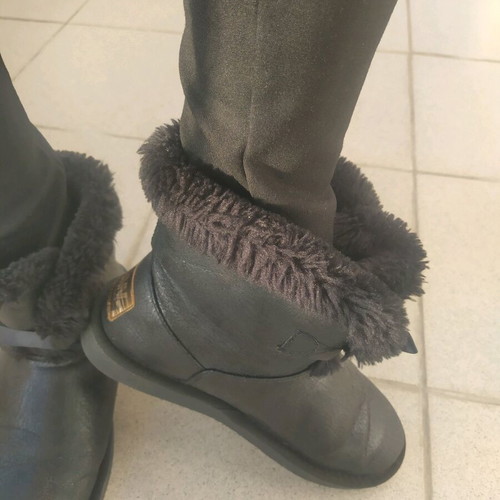 B+W black snow boots used with fur lining, size 37.5-38
