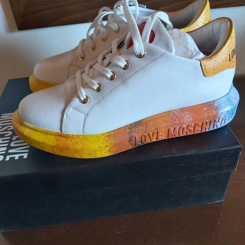 Love Moschino limited edition shoes size 39 Nr like new, multicolour