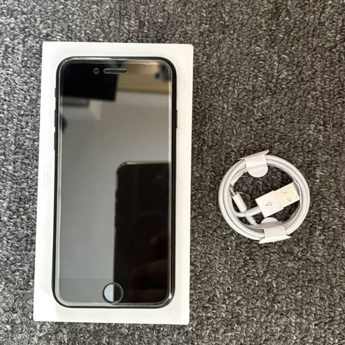 iPhone 7 32GB black, like new condition