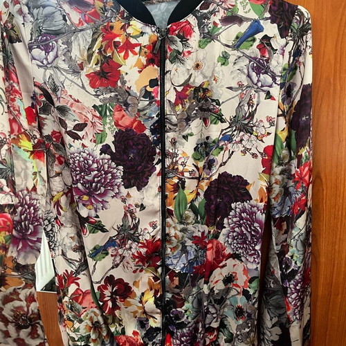 Satin jacket women's size S like new with zipper