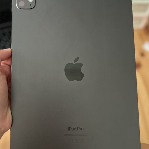 iPad Pro 11” M4 256GB 5G with Apple Magic Keyboard and Pencil Pro