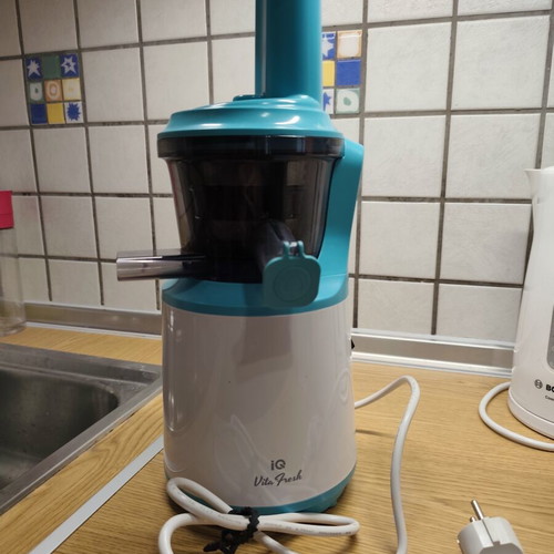 IQ JC 343 Juicer like new with cold press auger