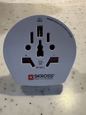 Skross Universal Travel Plug Adapter for Schuko 16A 100-250V