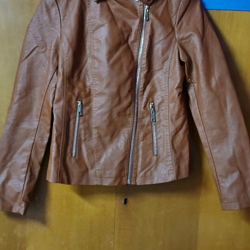 Women's leatherette jacket cinnamon color like new, thin seasonal