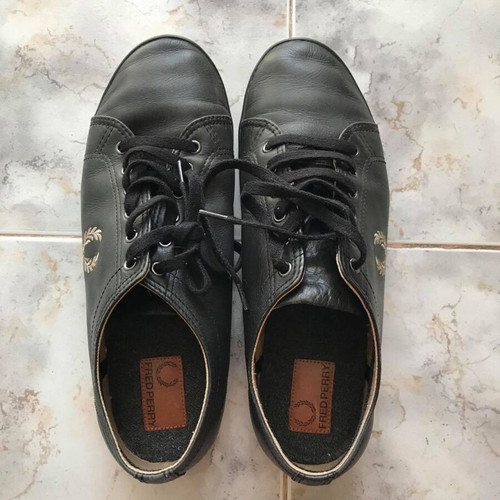 Fred Perry leather sneakers size 42 like new, black