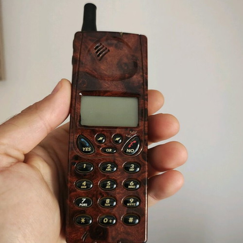 Ericsson used mobile phone without charger