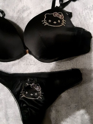 Fancy Hello Kitty Zara/Ousho lingerie set black satin new
