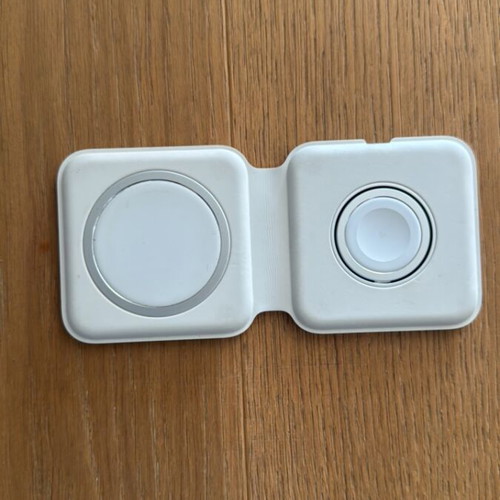 Apple MagSafe Duo Charger like new in box with new cable