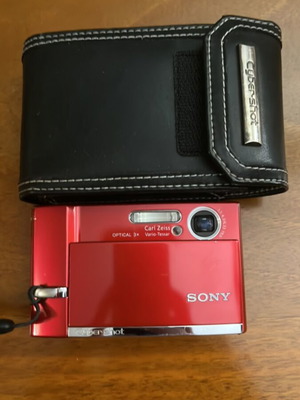Sony Cyber-shot DSC-T50 digital camera red like brand new