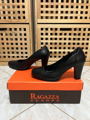Ragazza black leather pumps size 36 like new