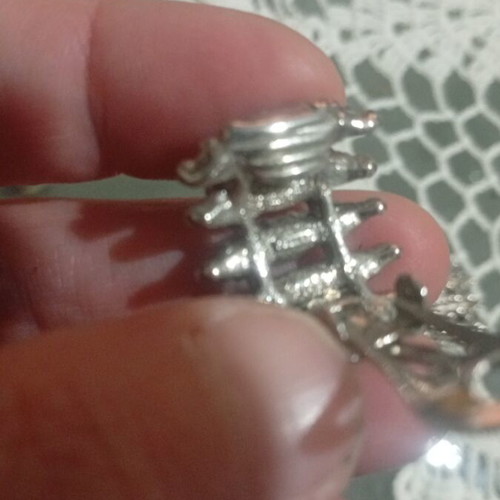 Clip-on earrings silver, like new, vintage collectible