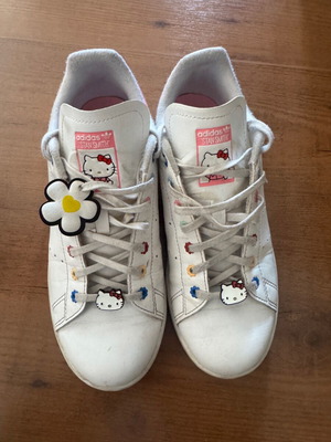 Adidas Stan Smith Hello Kitty leather shoes like new