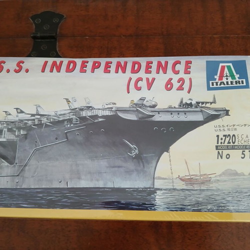 Italeri Aircraft Carrier U.S.S. Independence Model Scale 1/720 New