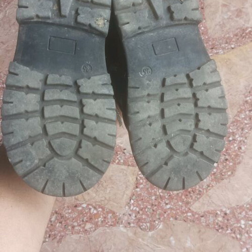 Boots size 25 black slightly used