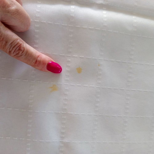 White tablecloth used, 180x143 cm with lace trim