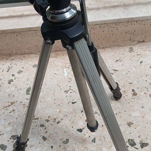 Professional aluminum photographic tripod used