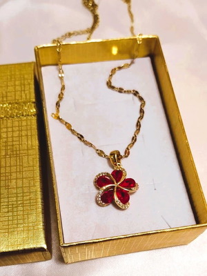 Flower pendant with red sparkling stone and stainless steel chain new